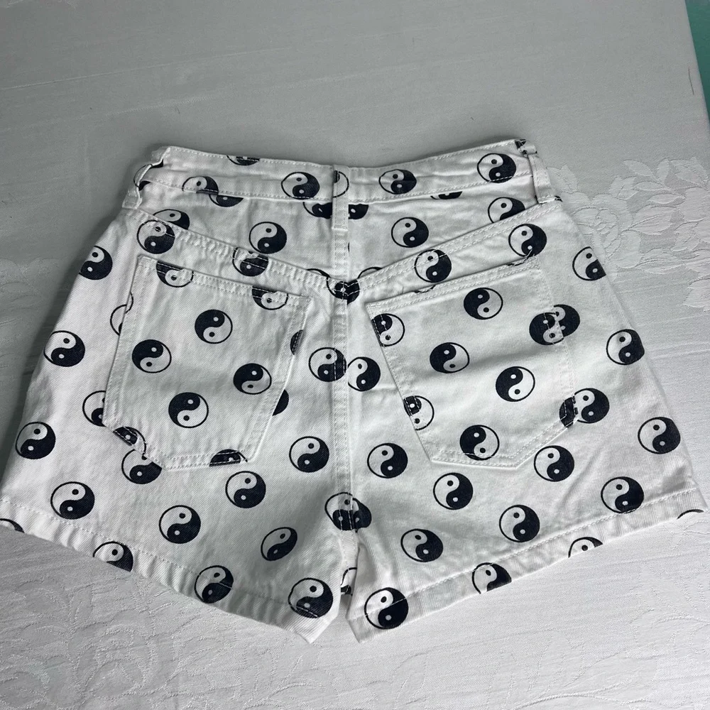 Fashion Nova Yin Yang White and Black Denim High Waisted Shorts Size 1